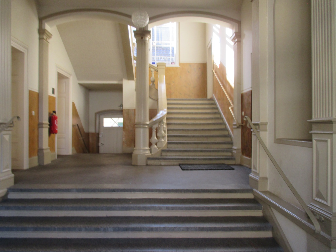 image004