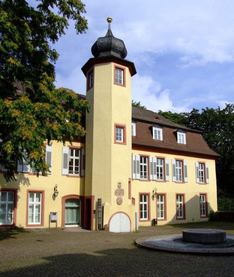 Schlosschen 1 768x908