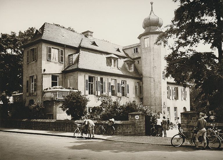 Schlosschen1955 768x553
