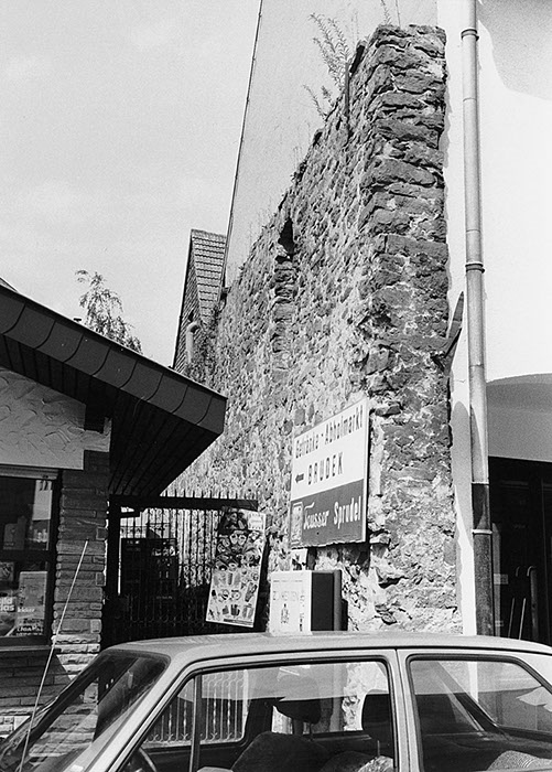 Vorburgmauer Bucherstube